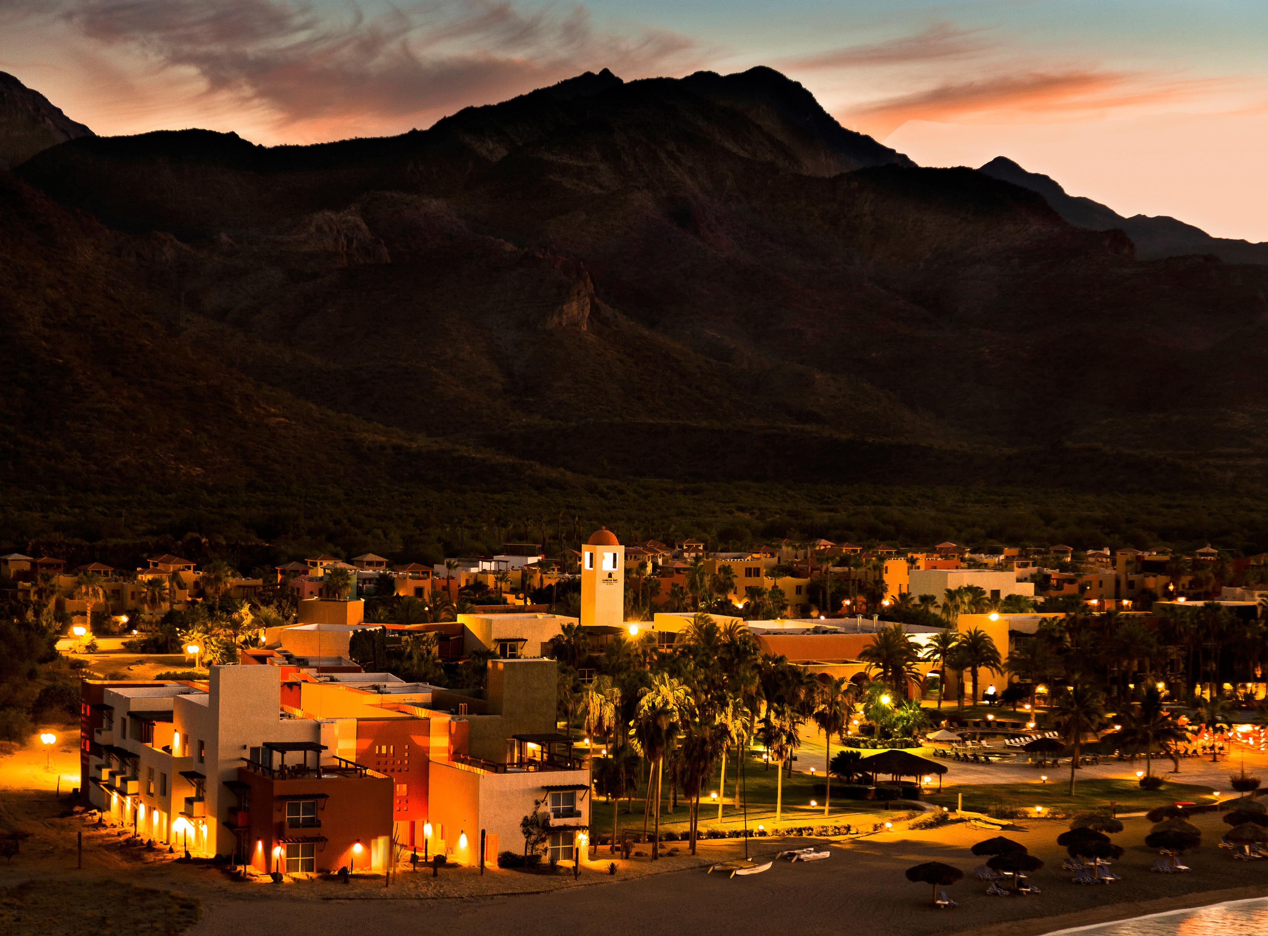 Loreto Bay Golf Resort & Spa At Baja Loreto (Baja California Sur) Exterior foto View of downtown Prescott at sunset